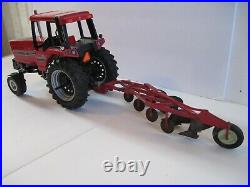 International Harvester Farm Toy Tractor 5488 with plow Ertl 1/16 Custom