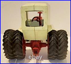 International Harvester Farmall 1456 Tractor With Cab 1/16
