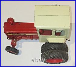 International Harvester Farmall 1456 Tractor With Cab 1/16