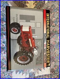 International Harvester Farmall 350 Gas Tractor Die-Cast Metal Model 116 Scale