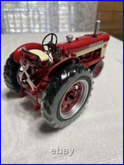 International Harvester Farmall 460 Tractor Precision Series 1/16 Scale With Box