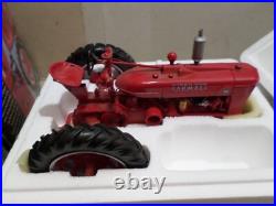 International Harvester Farmall M narrow front 1/16 toy tractor precision #7 NIB