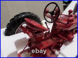 International Harvester Farmall M narrow front 1/16 toy tractor precision #7 NIB