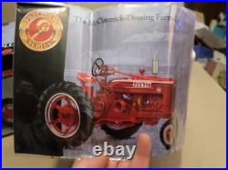 International Harvester Farmall M narrow front 1/16 toy tractor precision #7 NIB