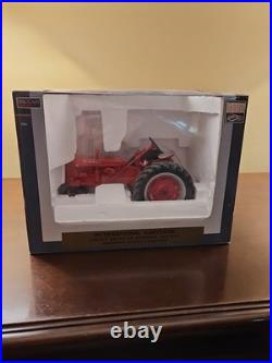 International Harvester Farmall Toy Tractor 400 diesel diecast 2002 New Rare