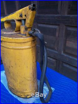 International Harvester (IHC) Tractor lube pump Oblong Shaped Oiler Unit 1950s
