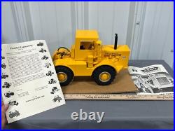 International Harvester IH 4300 4WD Tractor PRECISION ENGINEERING NIB Yellow