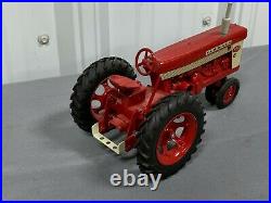 International Harvester IH Farmall 460 Tractor with Fast Hitch 116 Ertl Vintage