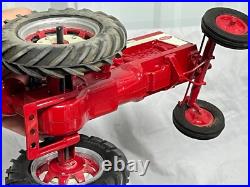 International Harvester IH Farmall 560 Tractor CUSTOM Wide FRONT 116 Ertl