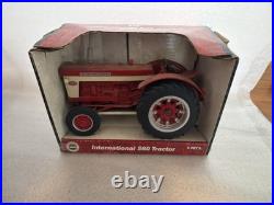 International Harvester IH Farmall 560 Tractor CUSTOM Wide FRONT 116 Ertl Inbox