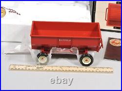 International Harvester McCormick Flare Box Wagon, Precision Series 1/16 New