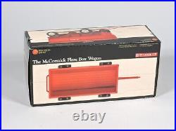 International Harvester McCormick Flare Box Wagon, Precision Series 1/16 New