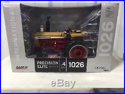 International Harvester Precision Elite 1026 GOLD DEMO CHASE Tractor 1/16 NIB