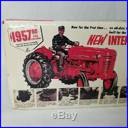 International Harvester Tractor Ertl 300 Utility Fast Hitch Red Diecast With Box