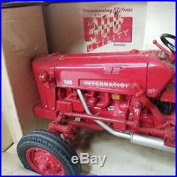 International Harvester Tractor Ertl 300 Utility Fast Hitch Red Diecast With Box