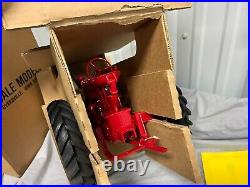 International IH Farmall M Narrow Front 18 Scale Tractor NIB HUGE No Fenders International IH Farmall M Narrow Front 18 Scale Tractor NIB HUGE No Fenders