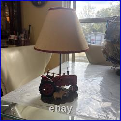 McCormick Farmall International Harvester Red Tractor/Pig Table Lamp Vintage