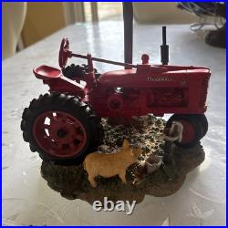 McCormick Farmall International Harvester Red Tractor/Pig Table Lamp Vintage