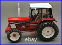 Model tractor Crew Agricultural Replicagri International Harvester 955 13 2