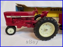 NG ERTL International Harvester 404 Tractor & Wagon Set #5011 1/16 NIB A1