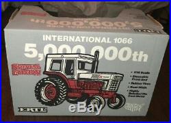 NIB Ertl International 1066 tractor