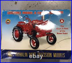 New Open Box Case Ih Farmall Model A 1/12 Scale Model Toy Tractor