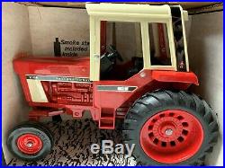 Nib Ertl International Vintage 1086 Tractor 1/16 Ih With Cab