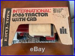 Nib Ertl International Vintage 1086 Tractor 1/16 Ih With Cab