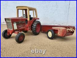 ORIGINAL UN-RESTORED ERTL 1586 International Harvester Tractor & Trailer Set
