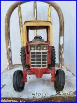 ORIGINAL UN-RESTORED ERTL 1586 International Harvester Tractor & Trailer Set