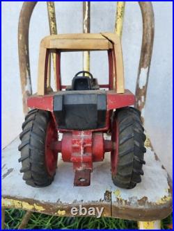 ORIGINAL UN-RESTORED ERTL 1586 International Harvester Tractor & Trailer Set
