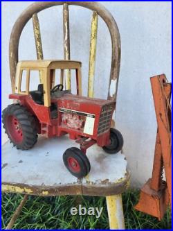 ORIGINAL UN-RESTORED ERTL 1586 International Harvester Tractor & Trailer Set