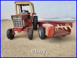 ORIGINAL UN-RESTORED ERTL 1586 International Harvester Tractor & Trailer Set