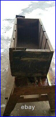 Old IHC FAMOUS TITAN Hit Miss Gas Engine Battery Tool Box Steam Tractor WOW