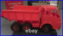 Product Miniature International Harvester Cab Over Engine Dump Truck 1/16 MIB