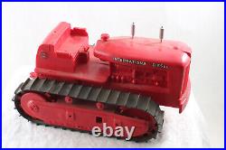 Product Miniature International Harvester Diesel TD-24 Crawler Toy Tractor 1948