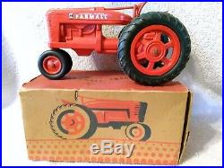 Product Miniatures Plastic International Harvester Farmall'M' 1/16 scale With Box