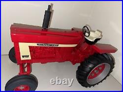 Scale Models 1/8 International Harvester Farmall 1466 Farm Tractor Made in USA