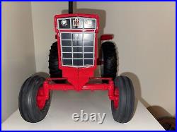 Scale Models 1/8 International Harvester Farmall 1466 Farm Tractor Made in USA