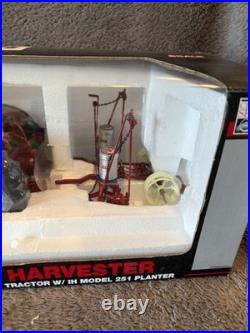 SpecCast 1/16th Scale International Harvester 340 Utility Tractor / Corn Planter