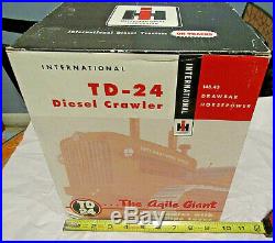 SpecCast International Harvester 1/25 TD24 Diesel Crawler with Superior Pipe Layer