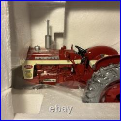 SpecCast International Harvester Farmall 340 Gas Tractor with#31 Rear Mount Mower SpecCast International Harvester Farmall 340 Gas Tractor with#31 Rear Mount Mower