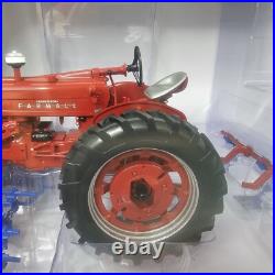 SpecCast International Harvester Farmall 400 Tractor with Four Row Cultivator 1/16 SpecCast International Harvester Farmall 400 Tractor with Four Row Cultivator 1/16
