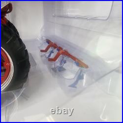 SpecCast International Harvester Farmall 400 Tractor with Four Row Cultivator 1/16 SpecCast International Harvester Farmall 400 Tractor with Four Row Cultivator 1/16