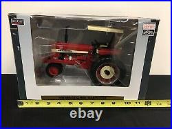 SpecCast International Harvester Farmall 544 Narrow Front Toy Tractor w Box 116