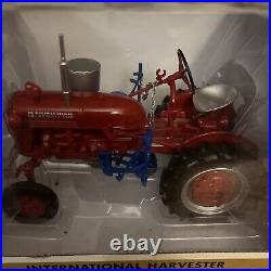 Spec cast International Harvester 1948 Farmall Cub Tractor 118 Scale