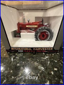 Specast International Harvester Farmall 450 Gas 30 TH. Anniversary Edition
