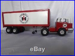 Structo, ertl, Semi Tractor Trailer vintage toy Truck International Harvester