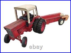 Tractor (Tractor Set) International Harvester 1586 ERTL die cast 116