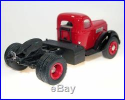 US Model Mint US-19, 1947 International Harvester KB-12 Tractor Unit, red, 1/43
